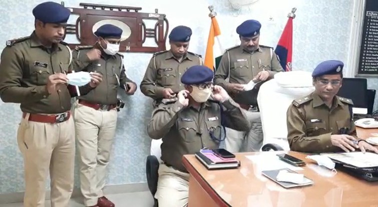 Gopalganj police arms ke saath 11 criminal ko kiya giraftar