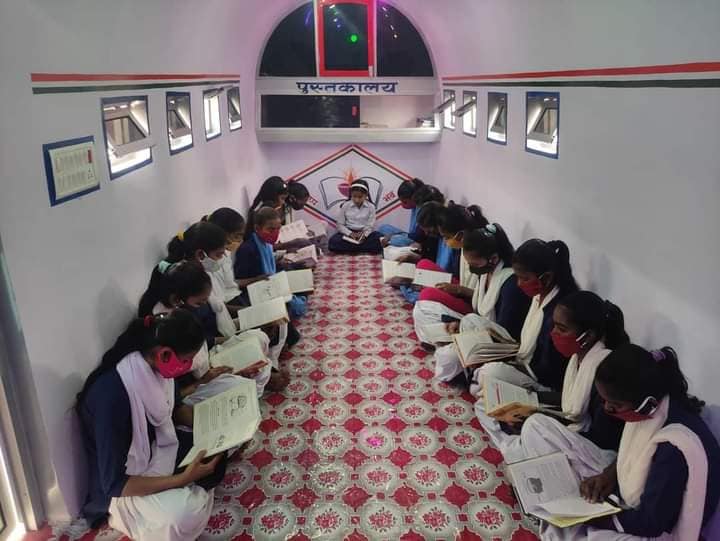 hawai jahaj me baithkar bachche karenge padhai