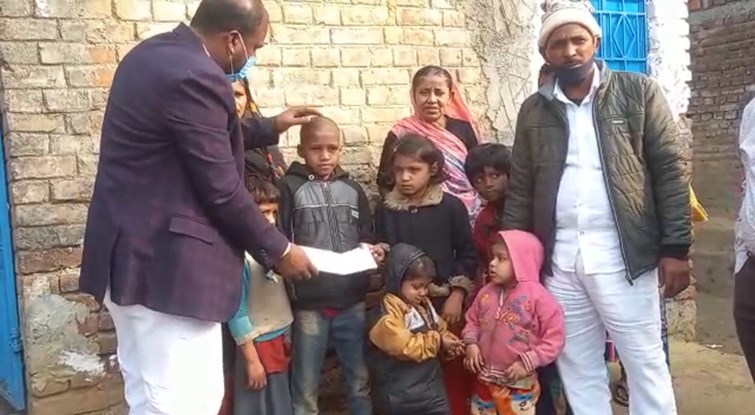 FIVE ORPHAN CHILDREN KO MILA SAHARA ,FRANCE KE MAMMIJE NE LIYA UTHAYEGI KHARCHA 