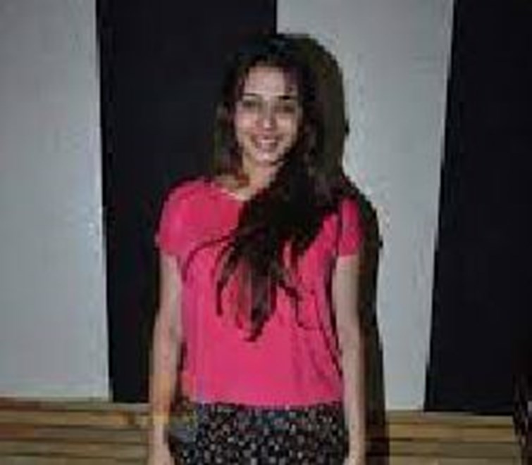 FILM ACTRESS SONIA BINDREA KA AAJ HAI HAPPY BIRTHDAY