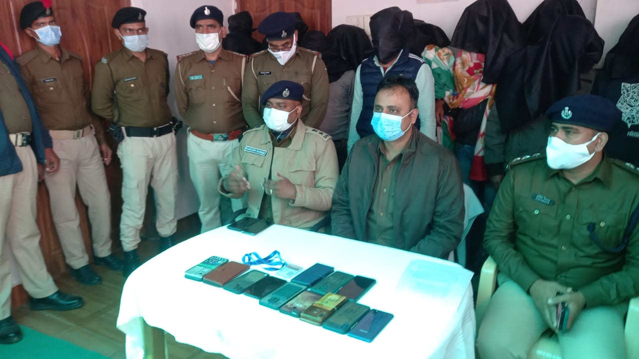 BODHGAYA ME SEX RACKET KA KHULASA.GIRAFTARI SE MACHA HARKAMP