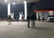 petrol pump lutne aaye criminals ko police ne mari goli