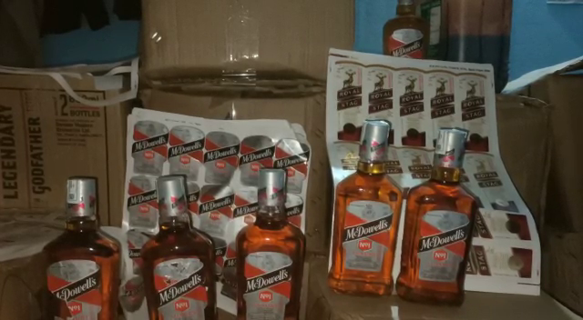 nakli videsi sharab factory ka udbhedan