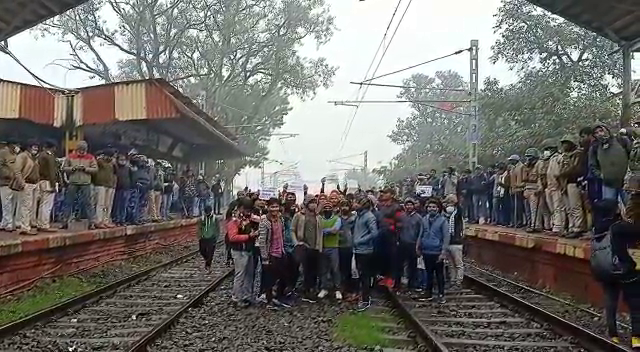 PATNA KE BAAD NALANDA ME STUDENTS KA BAWAL