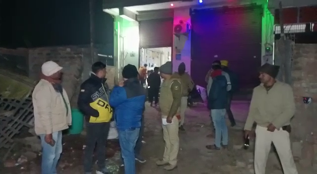 POLICE SATION SE KUCH HI DOORI PER 10 LAKH KI LOOT