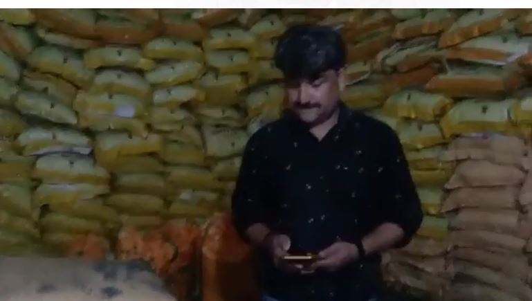 sthaniye kisano mai aakrosh 