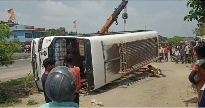 Accident of bus coming from Jhanjharpur in Madhubani to Patna
