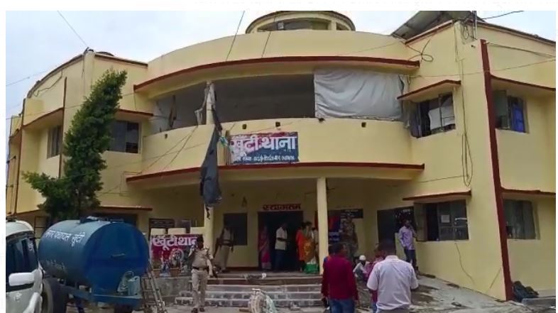 ek ias per lagaa gambhir aarop 