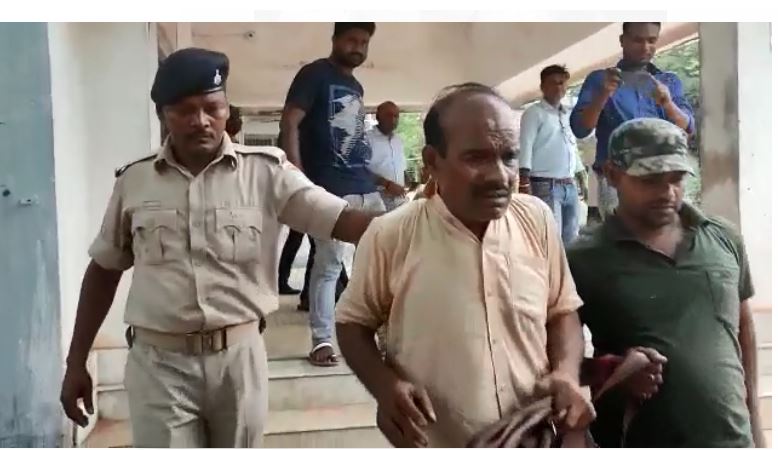 farjee  inspector  dharaayaa 