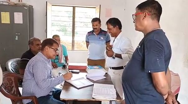 SDO ke class me headmaster sahab fail 