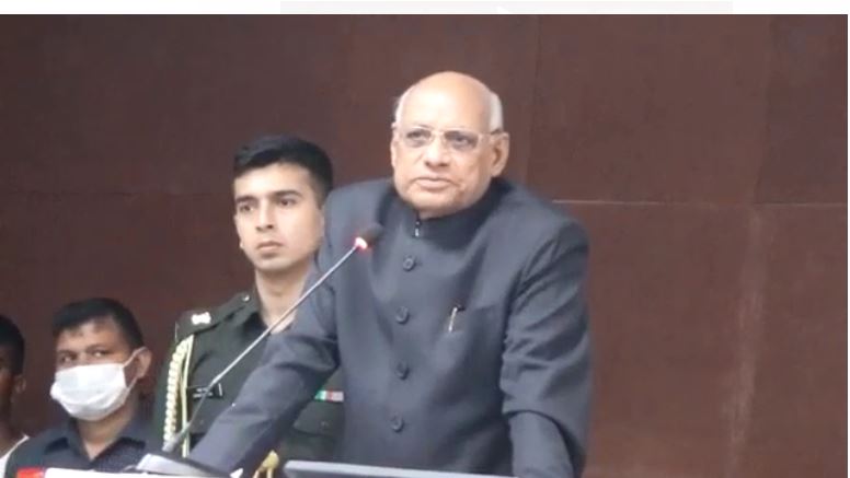 rajyapaal ka kiyaa gayaa swaagat 