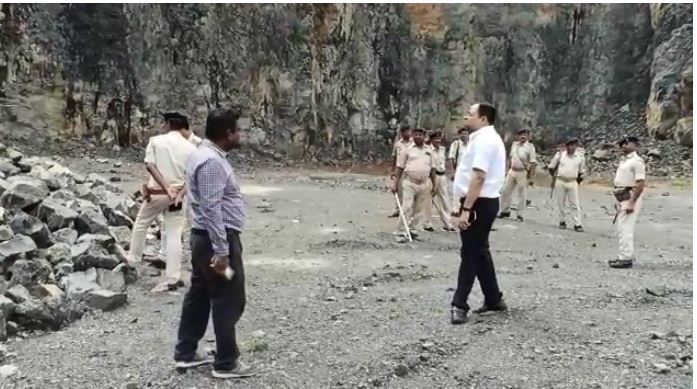 awadh  khanan ke  khilaaph chhapemaari 