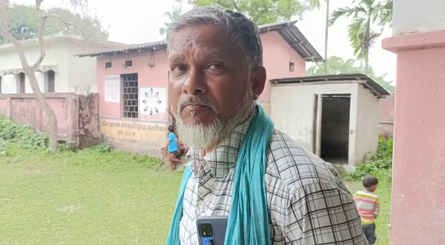 MAHILA PRINCIPAL KI JAGAH UNKE HUSBAND CHALATE HAIN SCHOOL