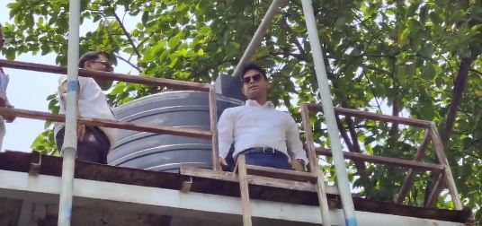 mili shikayat to action me aaye DM sahab 