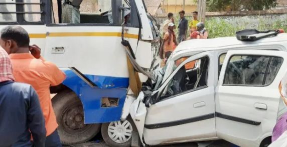 rohtas me bada sadak hadsa 