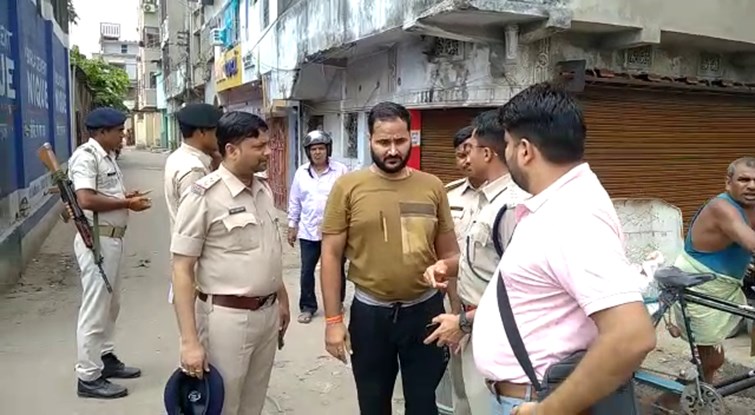 BIHAR ME CRIMINAL NE KAROBARI SE  30 KG SILVER LOOT LI.
