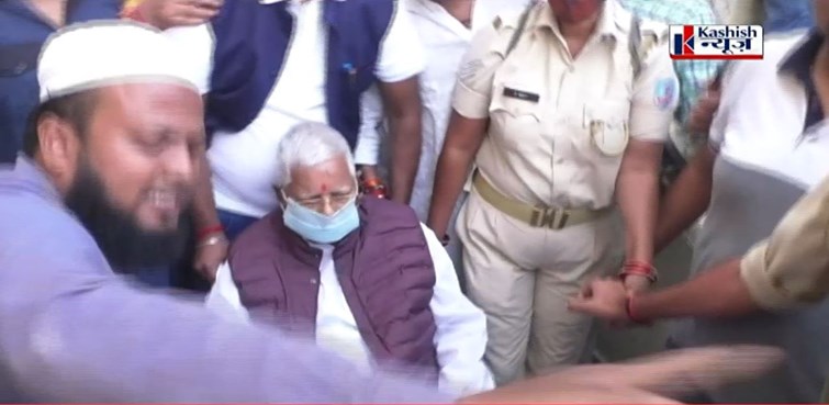 lalu yadav ke saath khela ..aiims ke private ward me nahi mila bed.