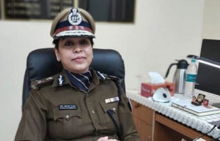 kadak IPS officer hain shobha ahotkar 