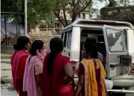 SAUTELI AA KE AANE SE PAHLE HI TWO SISTER NE KHUD KO FANSI LAGAYE.