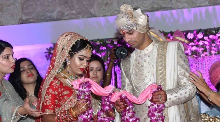 lalu ki badi bahoo tejpratap ke khilaf pahuchi court 