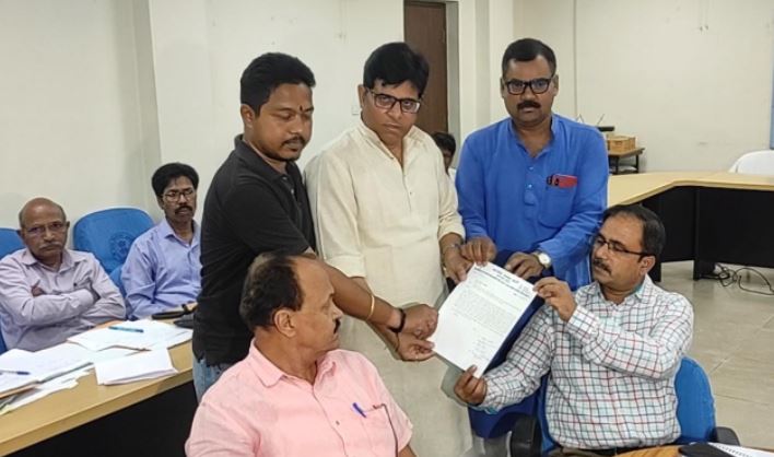 nirwachan  aayog se pure mamle ki janch ki mang 