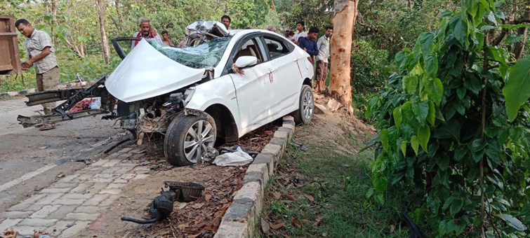 BARAT SE WAPAS  LAUT RAHE TWO CHILDREN SAMET 4 KI MAUT ME MACHA HARKAMP.