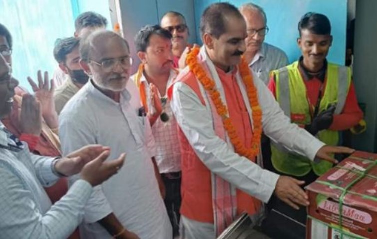darbhanga airport se cargo sewa aaj se shuru 