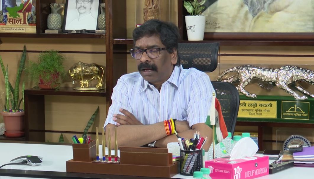 vikas karyo ko tej karne ka nirdesh 