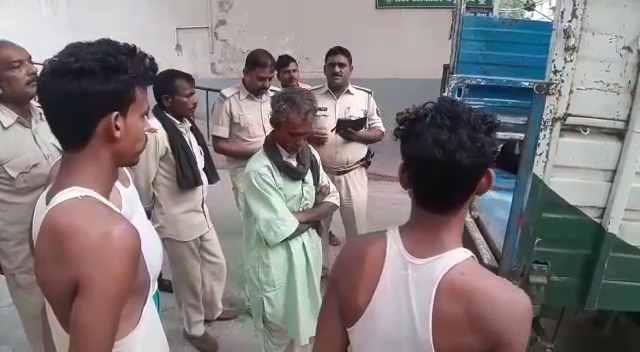 ek saath two yovak ka deadbody milne se machi sansani.