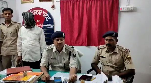 police ke hatthe chadha sharab taskar 