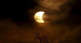what are the precautions to be taken in last lunar eclipse of the year