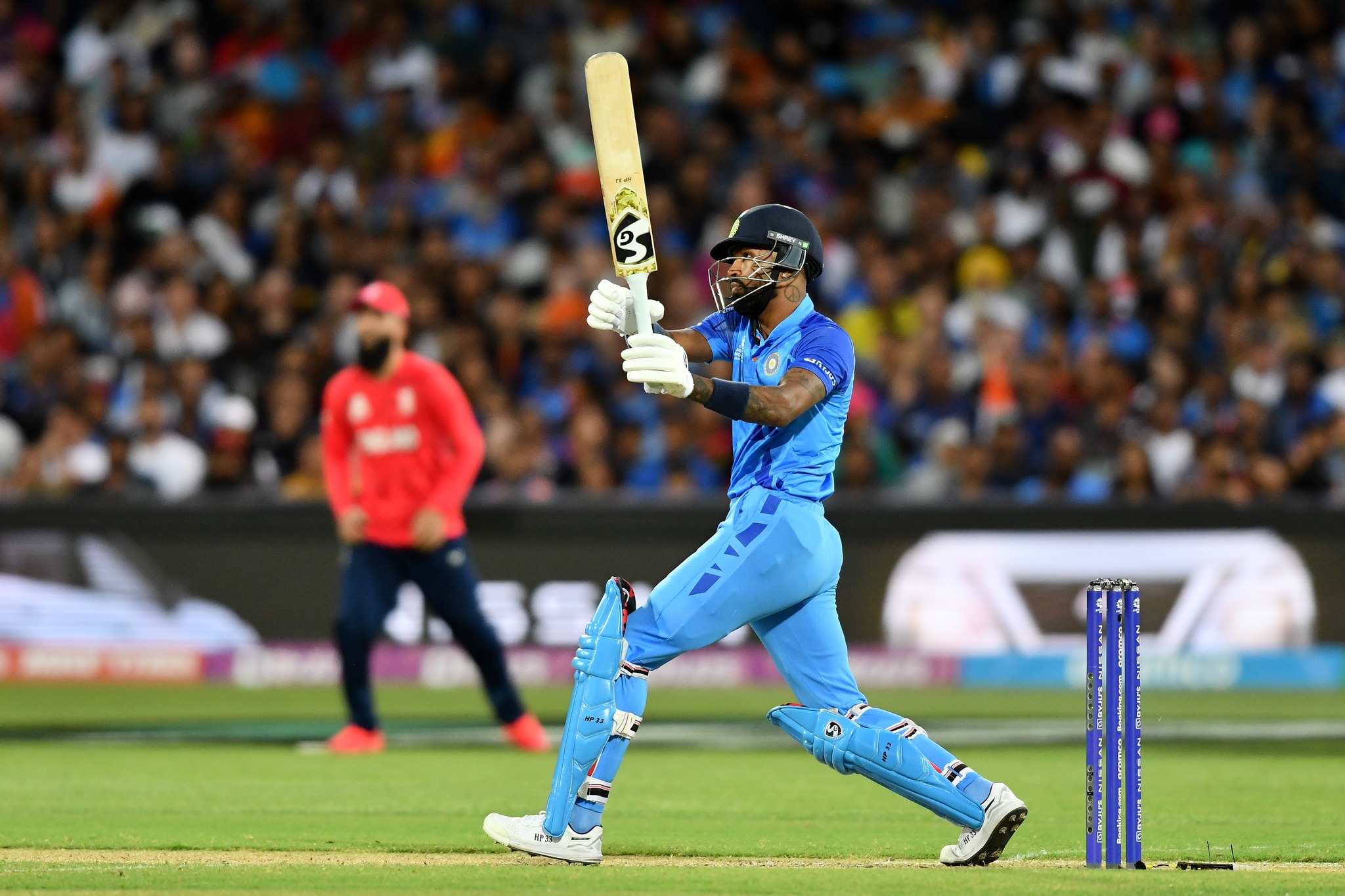 team india ne england ko diya 169 run ka lakshya