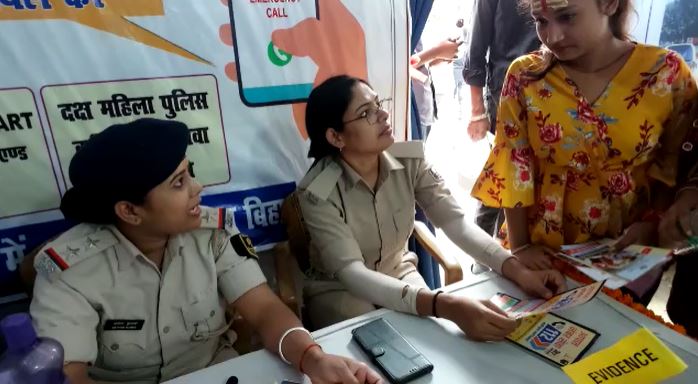 sonepur mela me ye stall ladkiyo ko khub lubha raha 