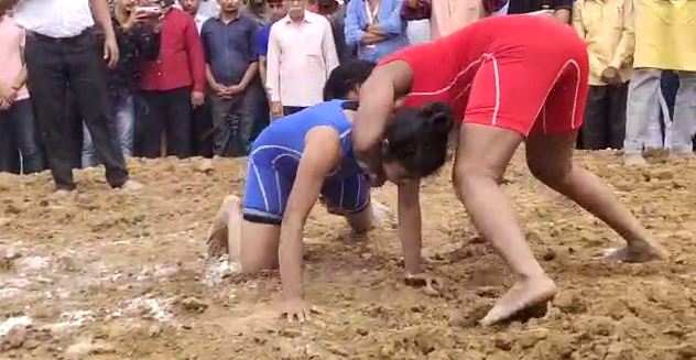 bhojpur me mahilaon ka dangal 