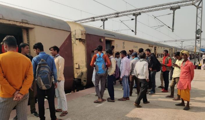 shekhpura me burning train bani hat pasanger 