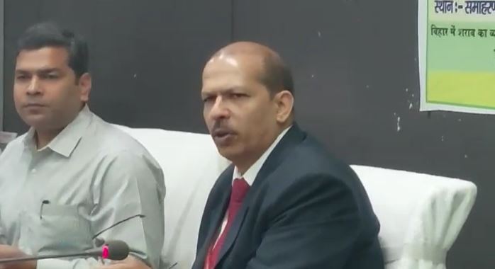 kk pathak siwan me dm sp ke sath ki baithak 