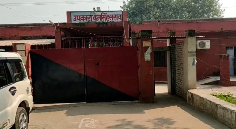 female doctor who reached for treatment in jail molested.