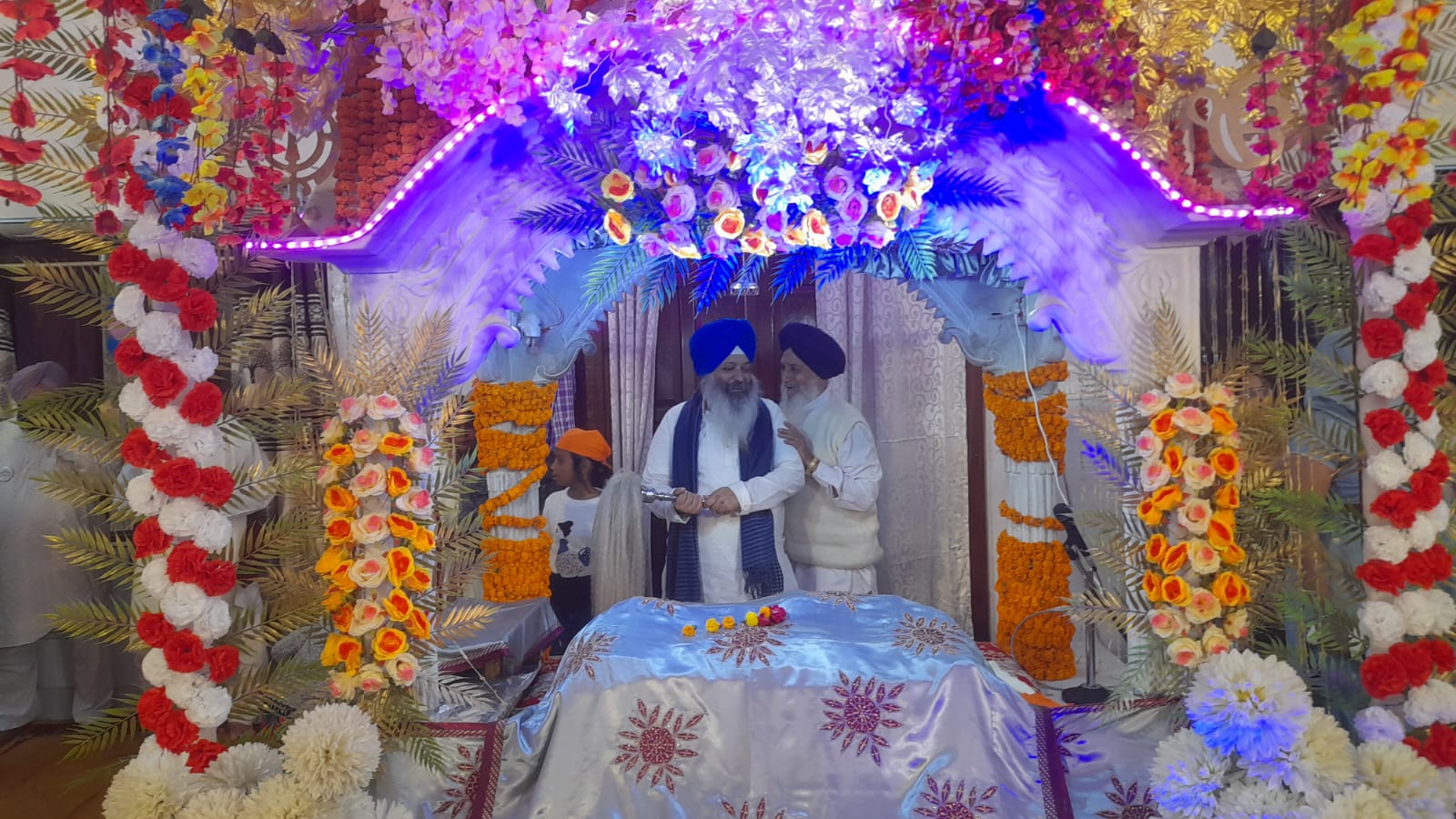 gurunank ki jainty per patna me program aayojit.