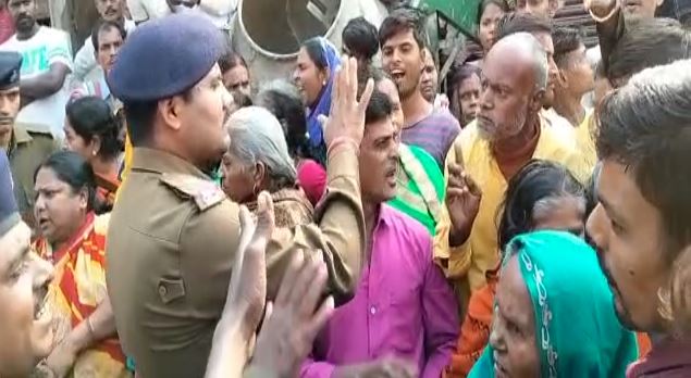 danapur gandhi maidan marg jaam police ke khilaf futa logo ka gussa 