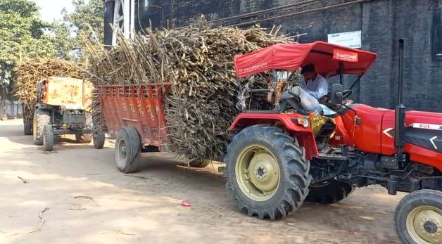 2 chini milon ke beech ghamasan 