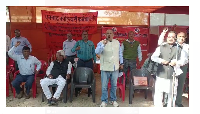 prabhandhan ke ravaiye se karmachariyo mai naarajgi  