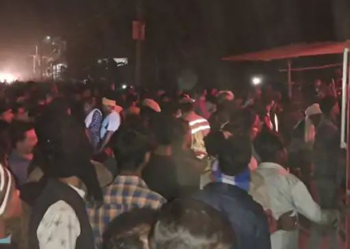 firozabad me ek hu family ke 6 member ki maut ms matam