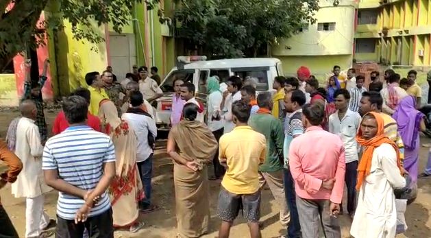 3 bachchon sang kuye me kudi aanganbadi sahayika 