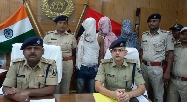 sharab ki mini factory ka bhandaphor lakhisari me ban raha tha videshi branded sharab 