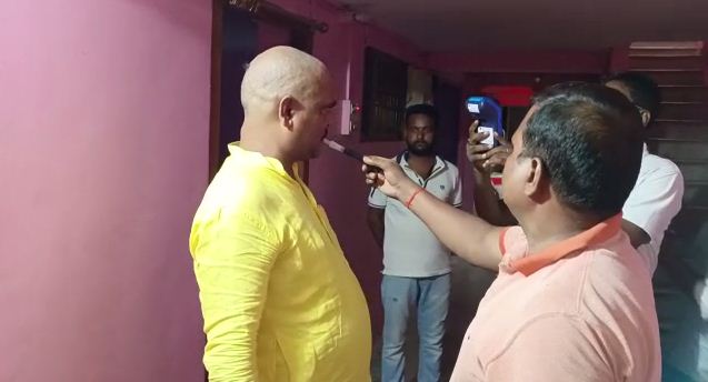 bihar me netaon ki sharab party 