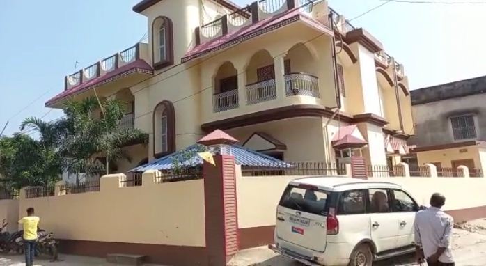 nigrani ke hatthe chadha nagar nigam ka JE