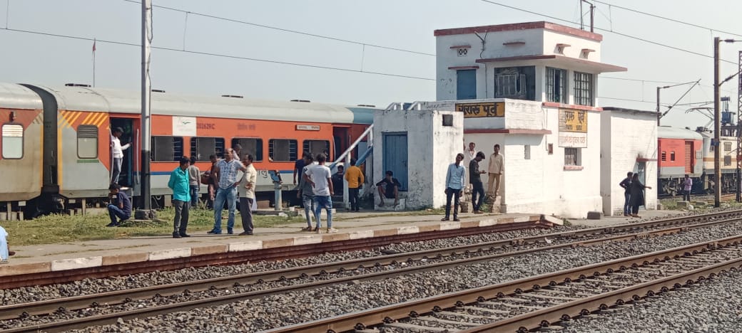 gaya koderma railkhand par yatayat thap