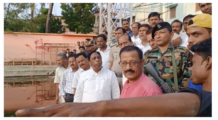 saf safaai  per vishesh jor 