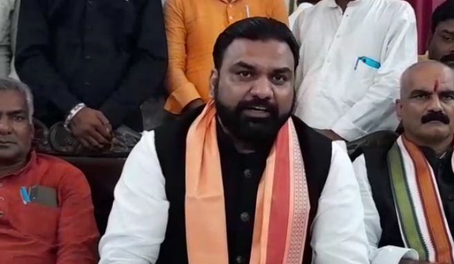 nitsh ki thagi se ub chuki hai janta 