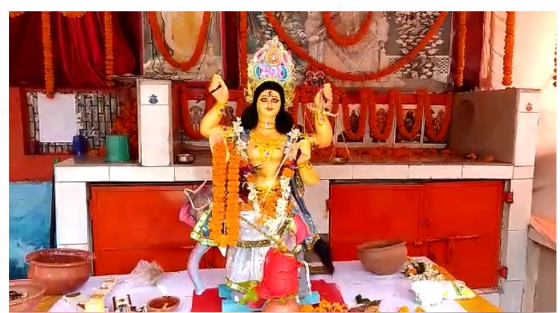 shahar mai banaye gaye aakarshak puja pandaal 